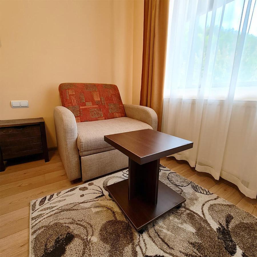 Family Hotel Chiflik Hills Extérieur photo